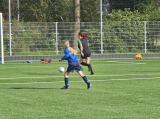 Laatste training S.K.N.W.K. JO10-1 (partijtje tegen de ouders) van woensdag 22 mei 2024 (53/133)